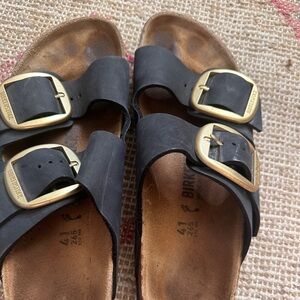 Birkenstock Arizona Big Buckle Nubuck in Midnight